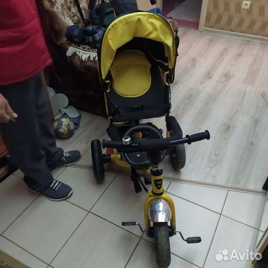 Детский трёх колесный велосипед с ручкой бу