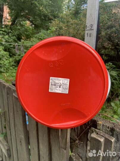 Ведро пластиковое с крышкой