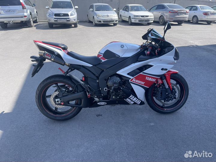 Yamaha R1
