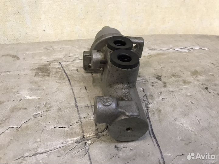 Цилиндр тормозной главный Skoda Octavia A4 1U