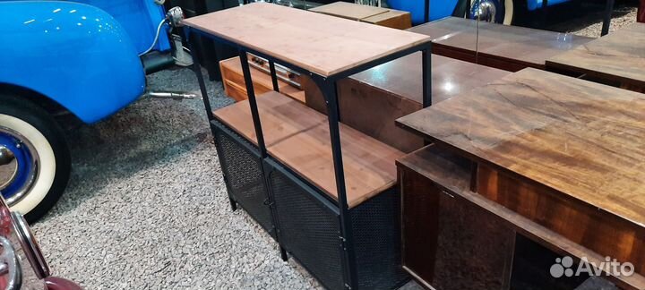 Универсальная этажерка - стелаж с нижними дверцам