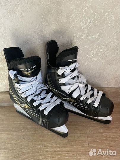 Коньки хоккейные