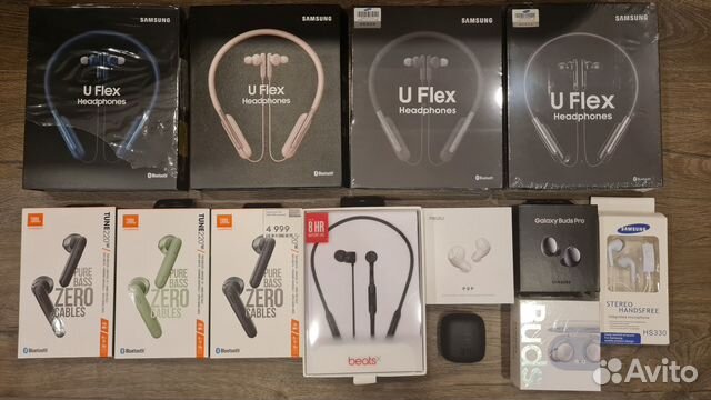 Коллекция наушников, 13 пар JBL Samsung