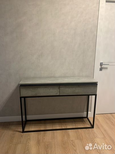 Консоль в прихожую