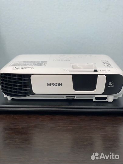 Проектор “Epson EB-W42”