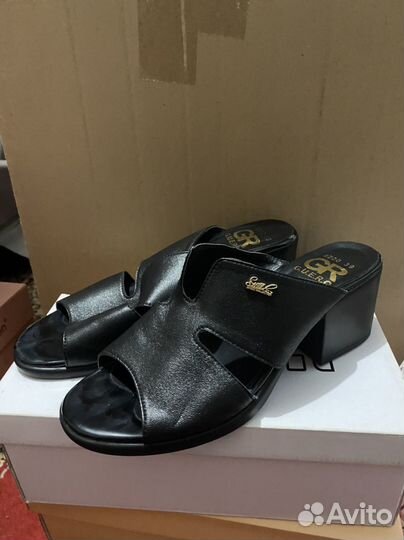 Шлепанцы женские