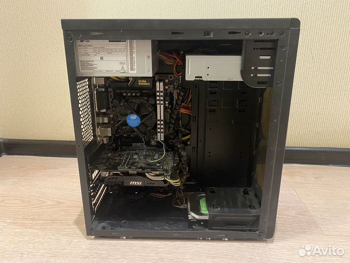 Игровой компьютер с монитором