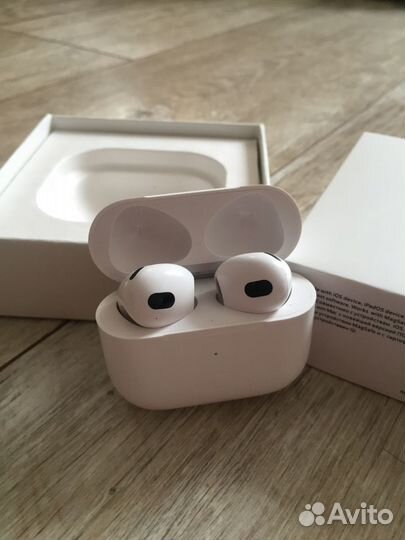 Продам беспроводные наушники AirPods 3