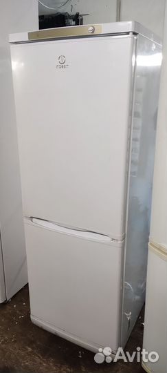 Холодильник Indesit NBM420