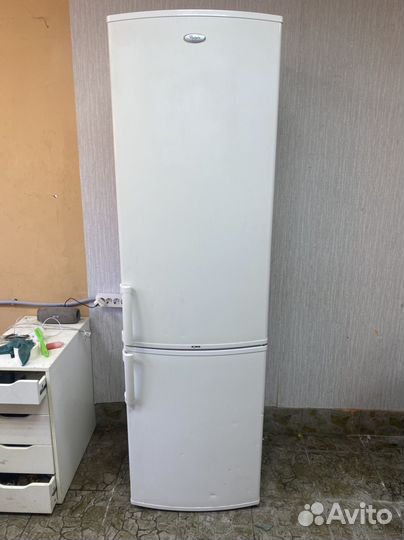 Холодильник whirlpool