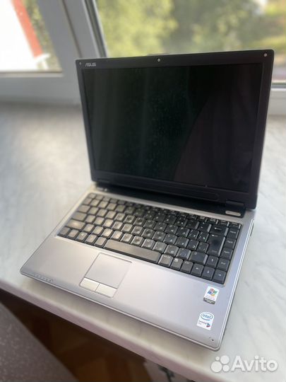 Ноутбук asus