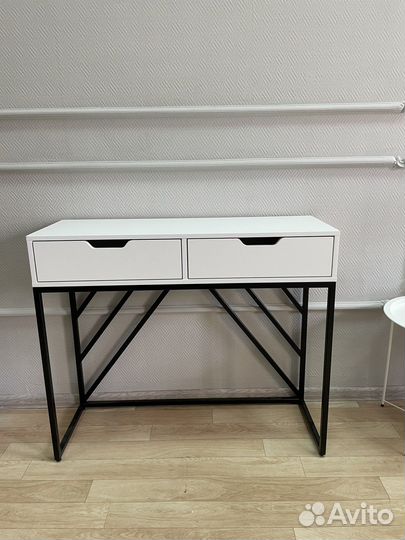 Туалетный столик белый Консоль
