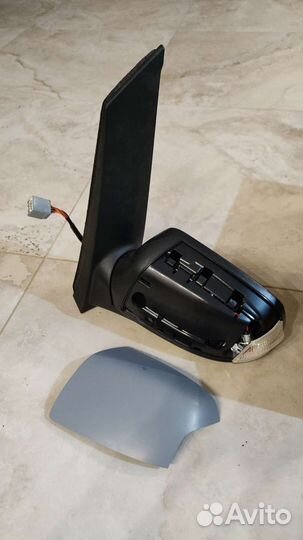 Боковое зеркалона Ford C-Max