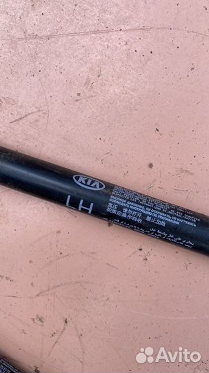 Амортизатор крышки багажника Kia Sportage 3