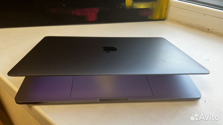 Macbook pro 13 2018 i7/16/512 как новый
