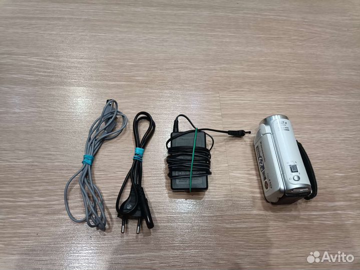 Видеокамера panasonic hc v 100