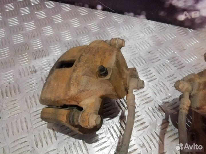 Суппорта передняя Nissan Almera N16 1.5 2000-2006