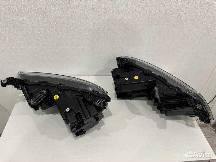 Фара Geely Atlas