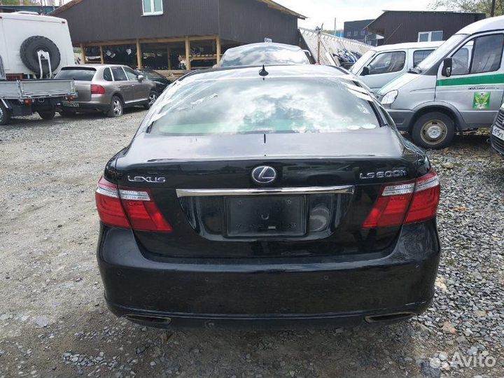 В разборе lexus LS600H