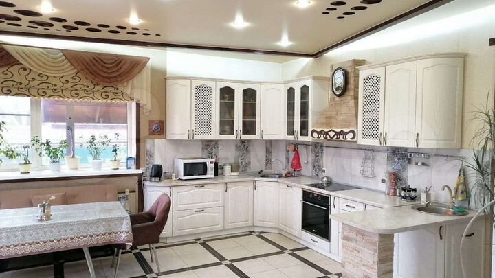 Коттедж 470 м² на участке 40 сот.