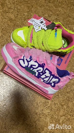 Кроссовки женские