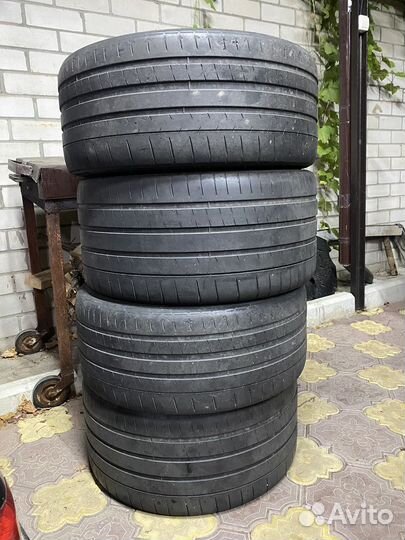 Michelin Pilot Super Sport 285/30 R19 19