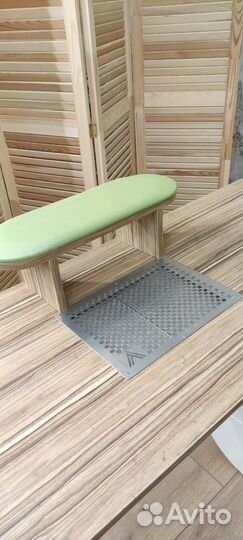 Рабочий стол мастера маникюра