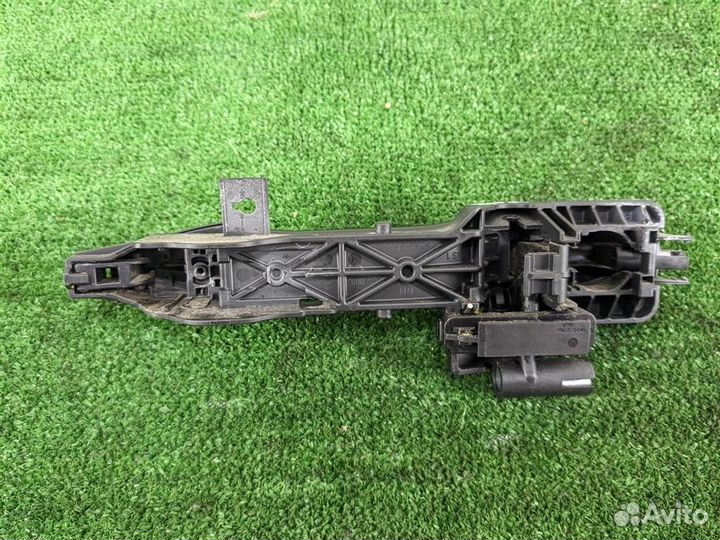 Ручка наружная двери передней правой Hyundai IX35