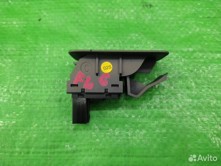 Кнопка стеклоподъемника с крышкой VW Touareg 02-10
