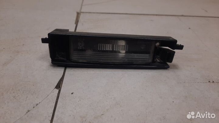 Фонарь подсветки номера Toyota RAV4