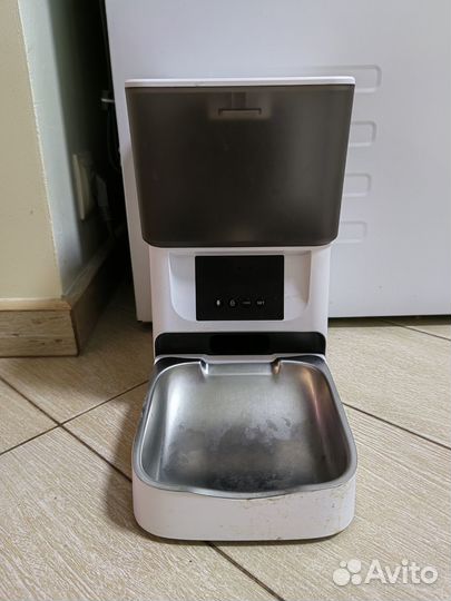 Автоматическая кормушка для животных