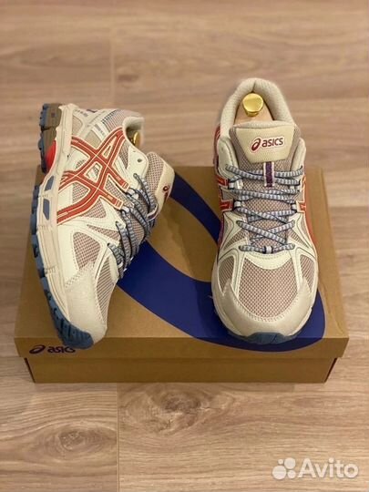 Кроссовки asics