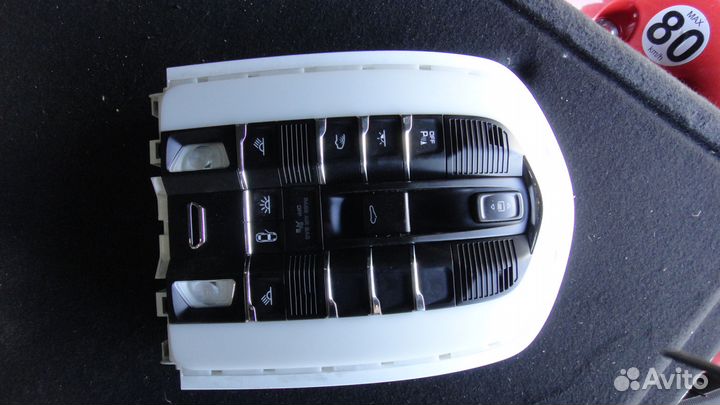 Плафон салонный Порше кайен 958 7PP959551