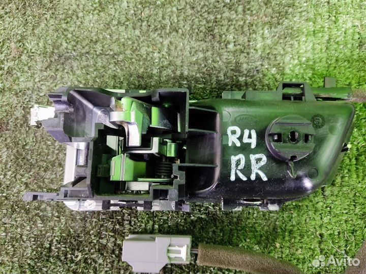 Ручка двери внутренняя правая Land Rover Discover