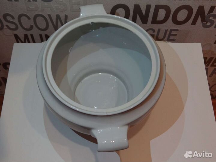 Фарфоровая супница 2,5 л