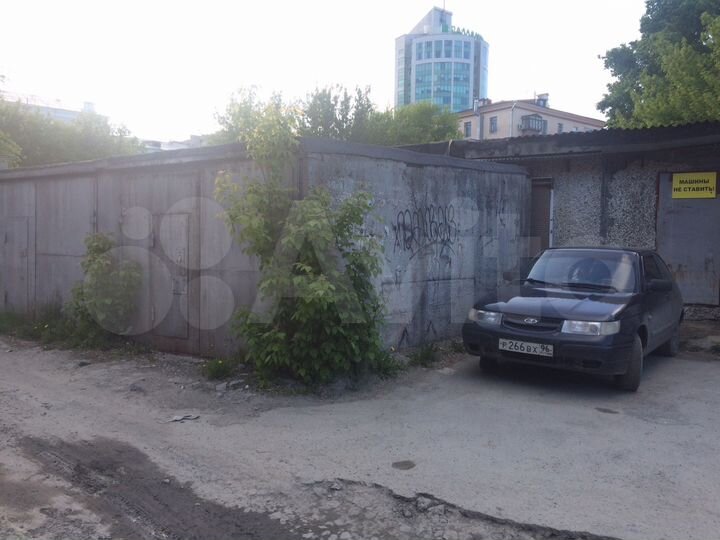 Гараж, > 30 м²