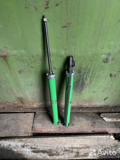 Задний амортизатор mazda 3 bk