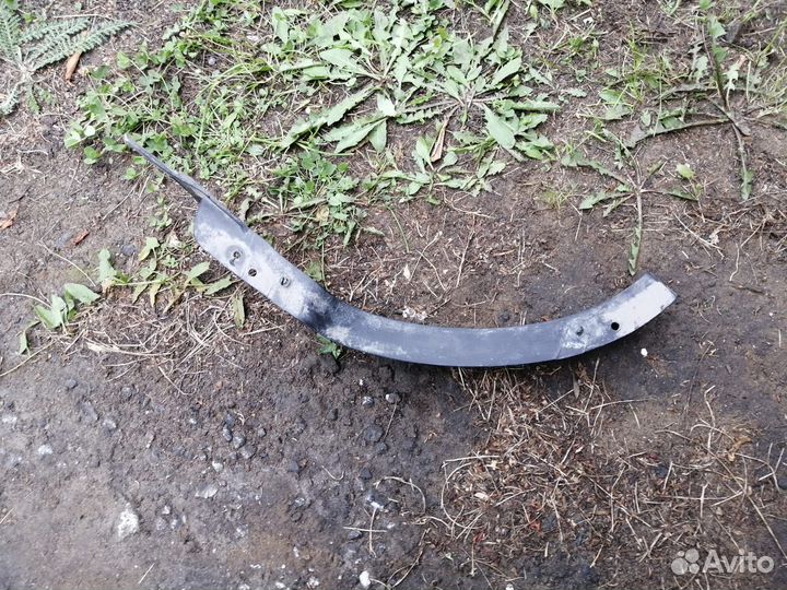 Накладка порога skoda yeti 5LO854888A