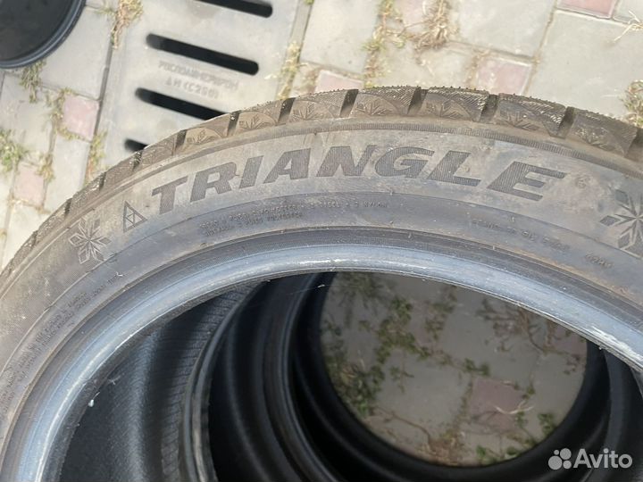 Triangle Snowlink TWT02 255/45 R20 105V