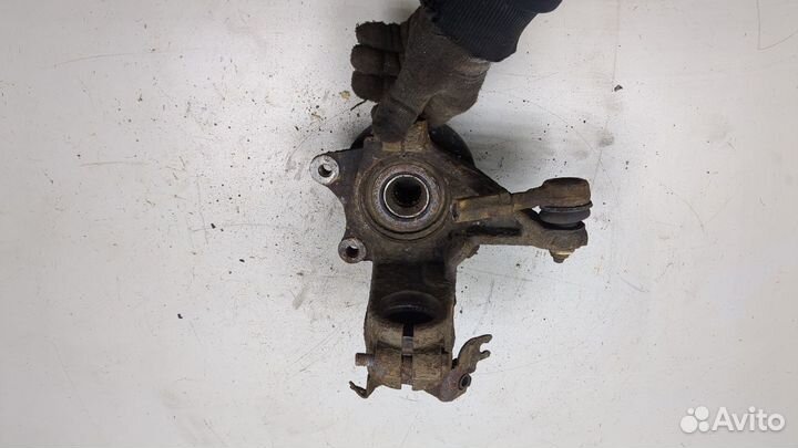 Ступица (кулак, цапфа) левая передняя Citroen Berlingo