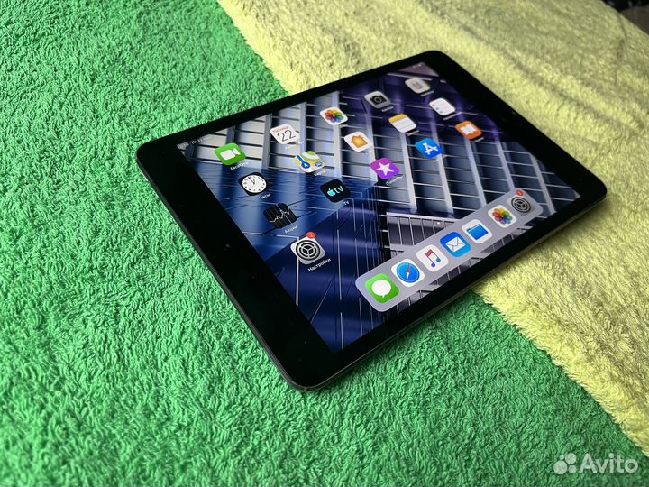 iPad mini 16gb с симкой + кабель