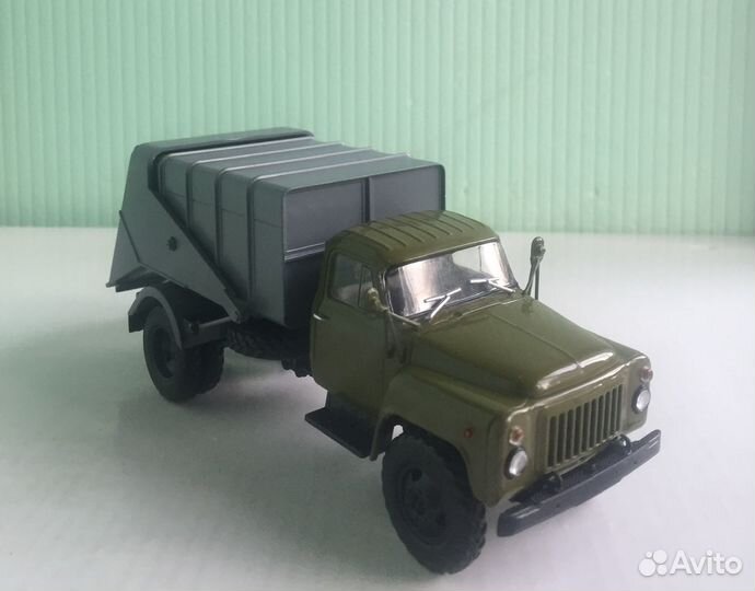 Модель мусоровоза 53М(Газ-53) 1:43 аист