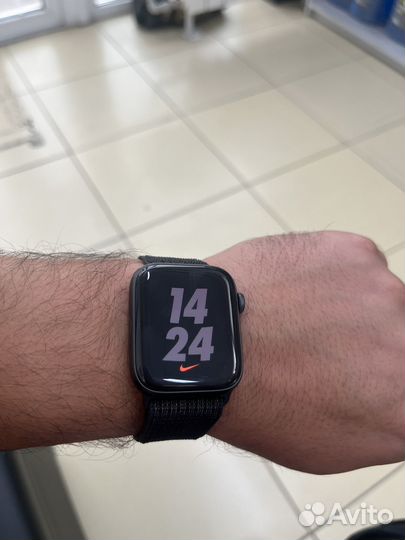 Часы apple watch se 44 mm nike