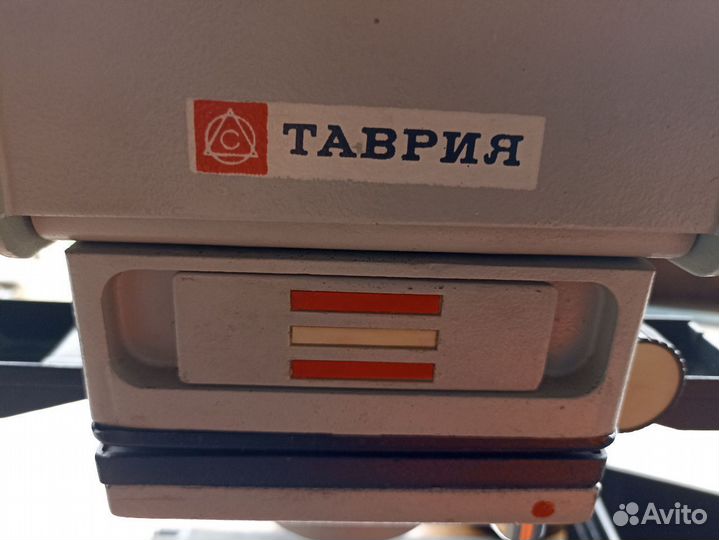 Фотоувеличитель таврия
