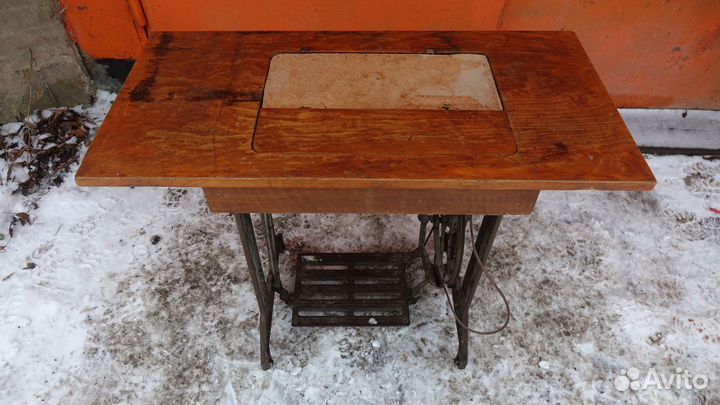 Швейная машина с ножным приводом пмз им. Калинина