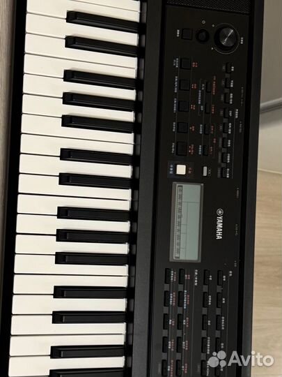 Синтещатор Yamaha 383