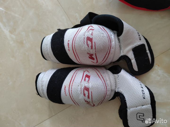 Защита хоккейная