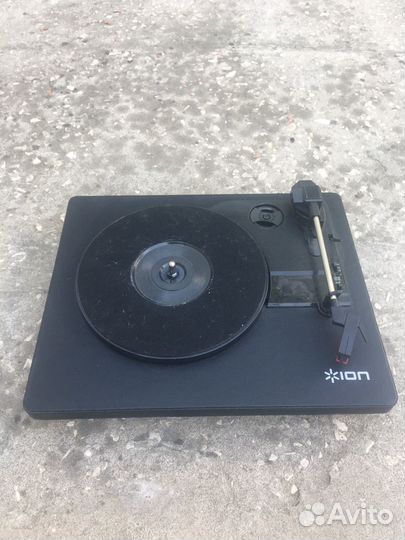 Виниловый проигрыватель ion compact lp