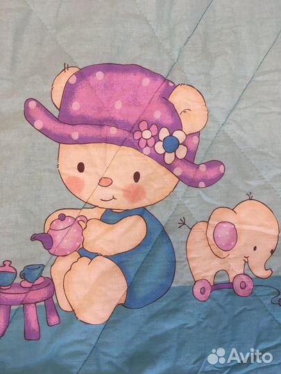 Одеяло стеганое в детскую кроватку