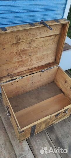 Сундук кованый старинный